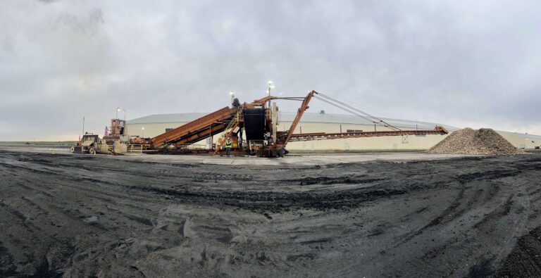 Beet Piler and beet pile.