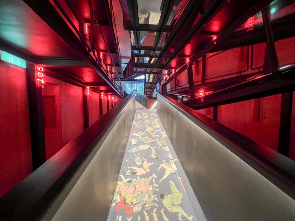 Zero Box Lounge in Coimbra for soundproof private rooms.