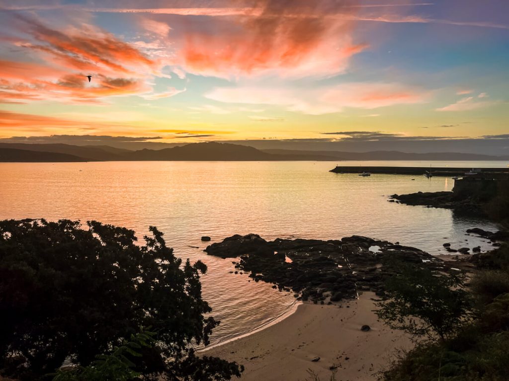 Sunrise in the town of Finisterre on the connector trail between Finisterre and Mux&iacute;a.