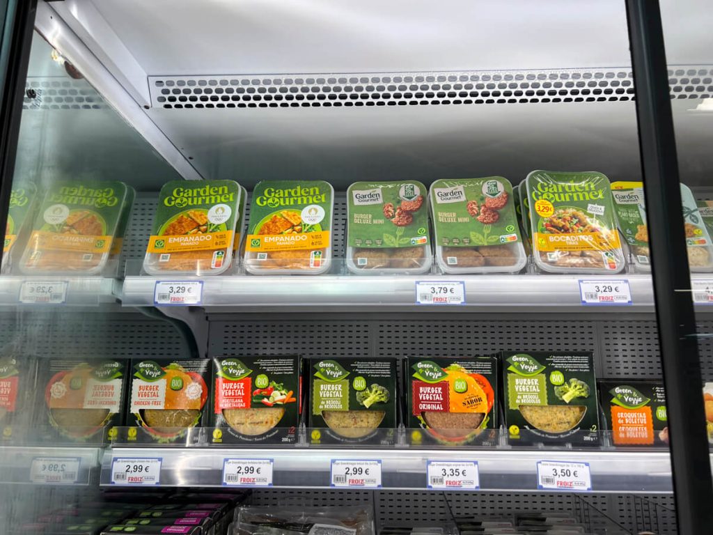 Plant-based food on the Camino in a large grocery store.