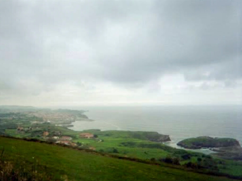 Wide open views of the coast of Spain on the Camino de Santiago del Norte.